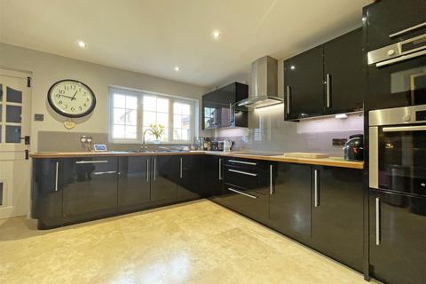 4 bedroom detached house for sale, Tower Court, Lubenham, Market Harborough, Leicestershire, LE16 9SY