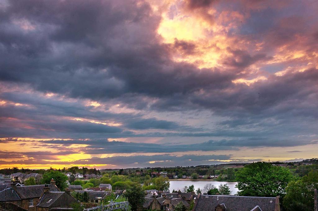 Linlithgow Skyline