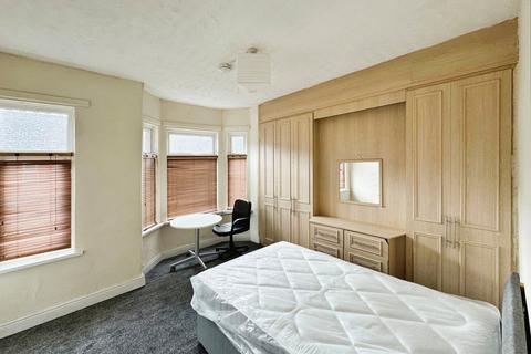 4 bedroom terraced house to rent, Wykeham Street, Manchester, Greater Manchester, M14