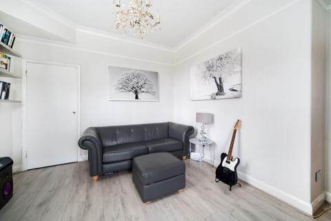 1 bedroom flat for sale, Laleham Road, Shepperton, TW17