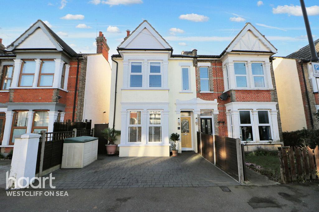 Chelmsford Avenue, SouthendOnSea 3 bed semidetached house for sale