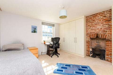 48 The Street, Cobham, Gravesend, DA12 3BZ