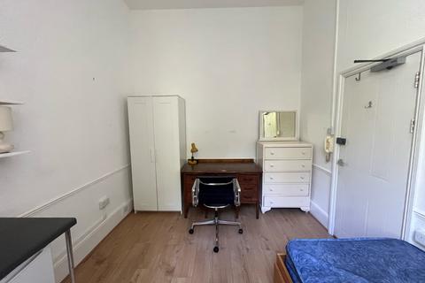 Studio to rent, Ifield Road,  London, SW10