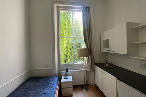 Studio to rent, Ifield Road,  London, SW10
