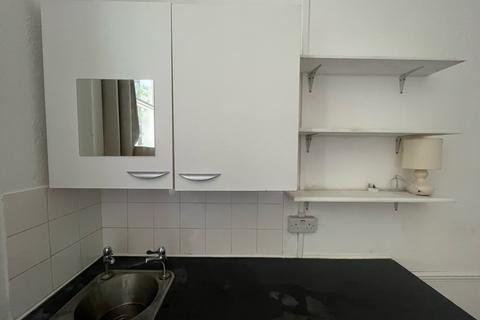 Studio to rent, Ifield Road,  London, SW10