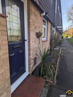 3 bedroom terraced house to rent, Langcroft Close, Carshalton, Surrey, SM5