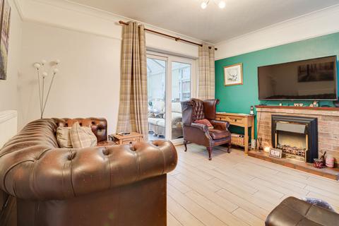 4 bedroom end of terrace house for sale, Summer Street, Slip End, Luton, LU1