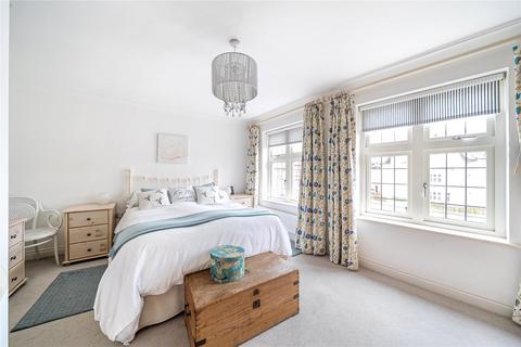 8 Royal Crescent, Winchester, SO22 5GR