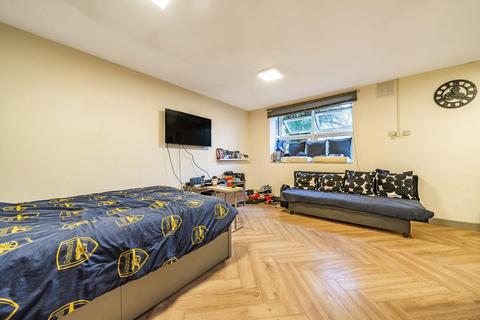 3 Spencer Mews, London, W6 8PB