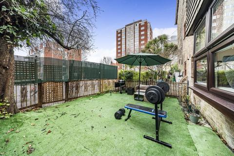 3 Spencer Mews, London, W6 8PB