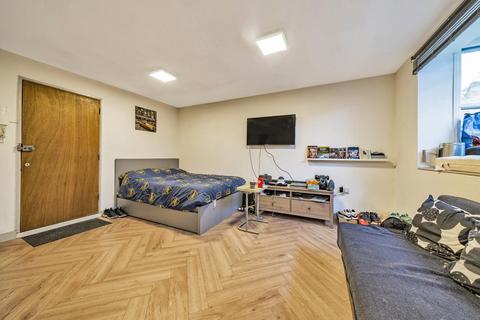 3 Spencer Mews, London, W6 8PB