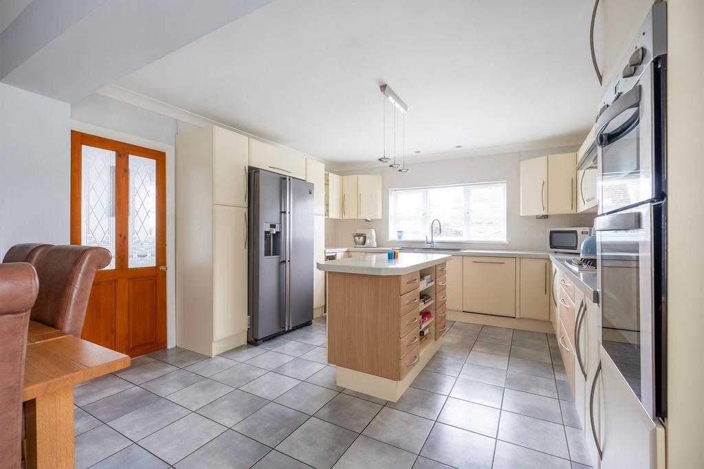 Woodview Road, Easton 4 bed detached bungalow for sale £550,000