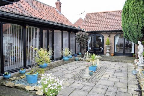 3 bedroom character property for sale - Church Lane, Appleby, DN15