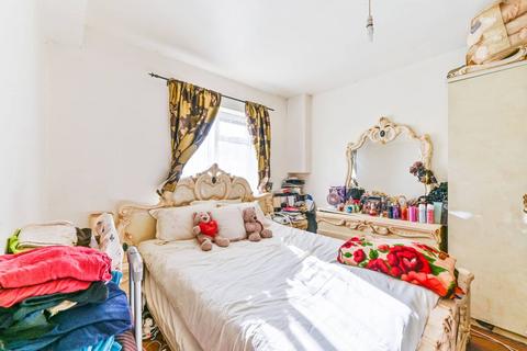 3 bedroom maisonette for sale, Seeley Drive, Sydenham, London, SE21