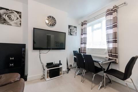 2 bedroom flat for sale, Elder Gardens, West Norwood, London, SE27