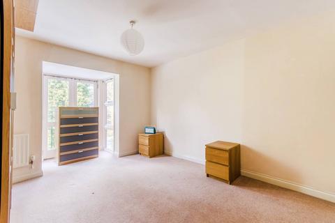 2 bedroom flat for sale - Cottage Close, Harrow on the Hill, Harrow, HA2