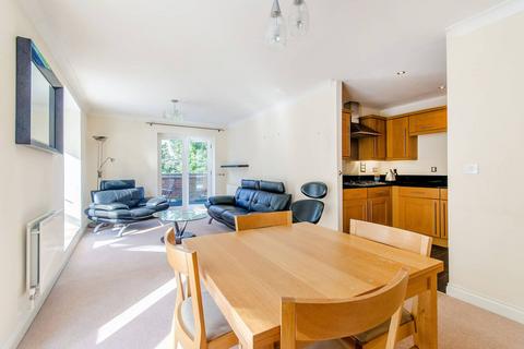 2 bedroom flat for sale - Cottage Close, Harrow on the Hill, Harrow, HA2