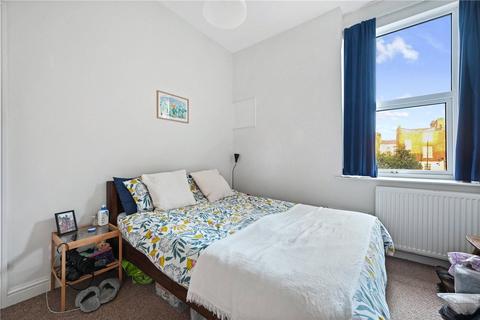 1 bedroom apartment to rent, Arminger Road, London, W12