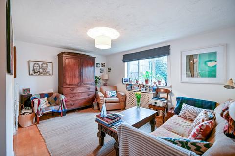151 Varsity Drive, Twickenham, TW1 1AL