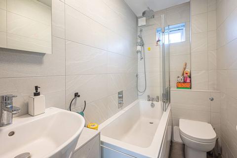 2 bedroom flat for sale, Clitterhouse Road, Cricklewood, London, NW2