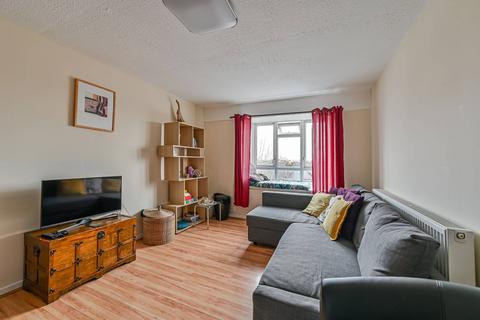 2 bedroom flat for sale - Smallwood Road, Tooting Broadway, London, SW17