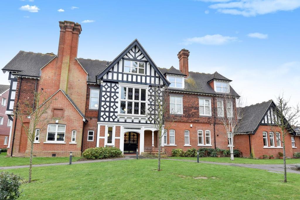 Knotley Way, West Wickham 1 bed flat £325,000