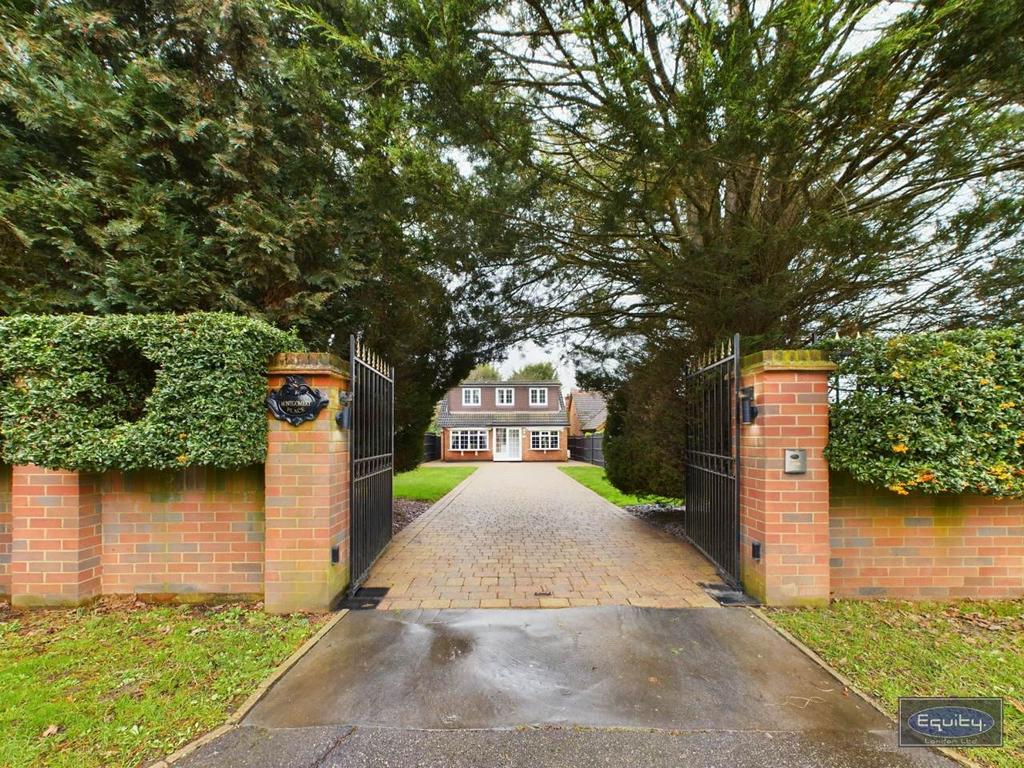 Hever Avenue, West Kingsdown, Kent 3 bed bungalow for sale £650,000