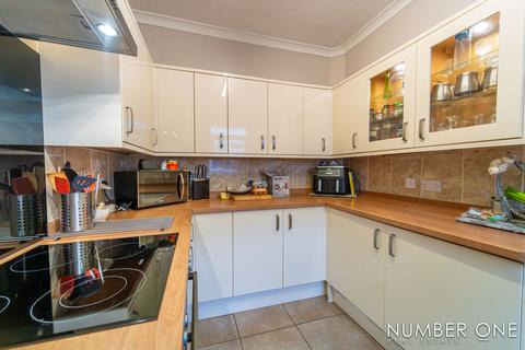 3 bedroom detached house for sale, Gladstone Road, Crumlin, NP11