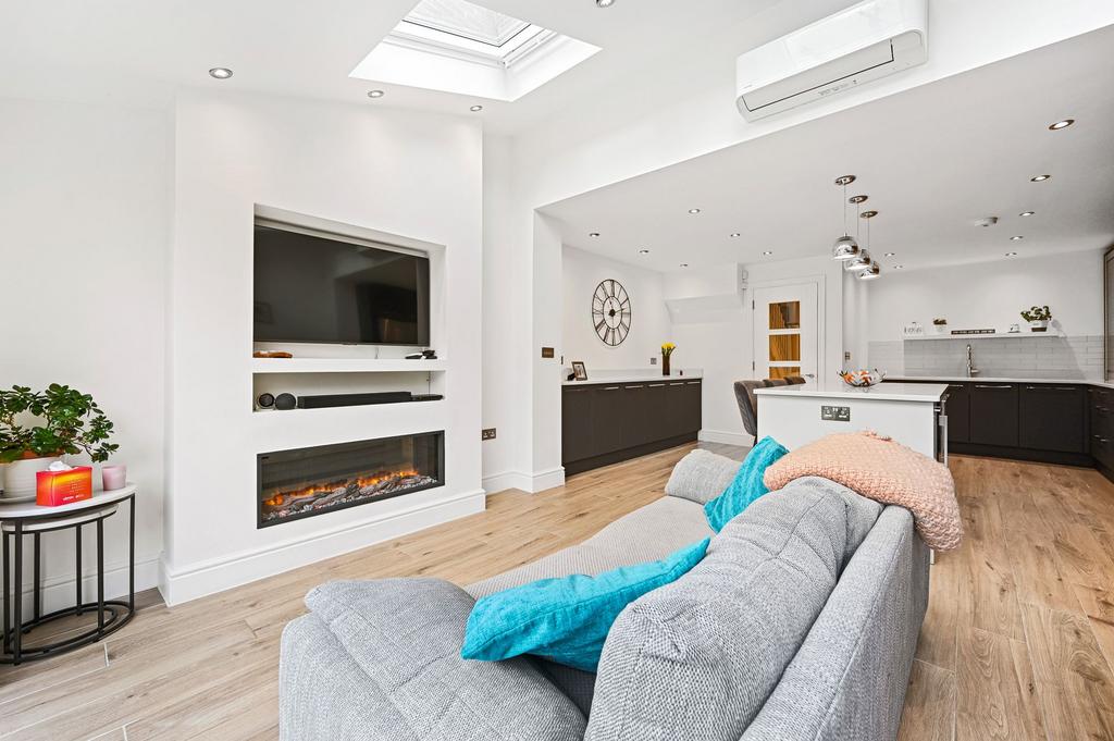 Mill View Close, Ewell, KT17 4 bed townhouse for sale £750,000