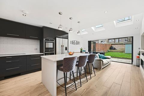 21 Mill View Close, Ewell, Epsom, KT17 2DW