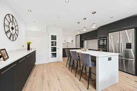 21 Mill View Close, Ewell, Epsom, KT17 2DW