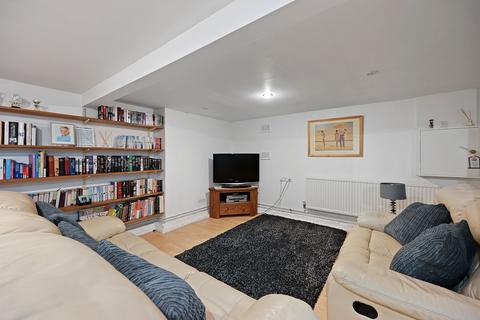2 bedroom flat for sale, Station Road, Sutton, SM2