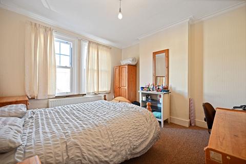 25 Strathearn Road, Sutton, SM1 2RS