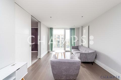 3 bedroom flat for sale, Hamond Court, Queenshurst Square, Kingston Upon Thames, KT2