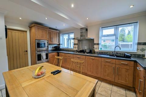 115 Broadlee, Wilnecote, Tamworth, B77 4PG