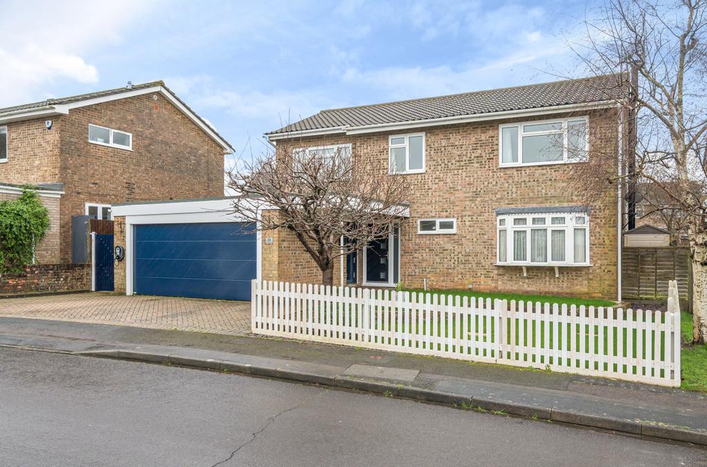 Crofton Way, Swanmore, Southampton, Hampshire, SO32 5 bed detached