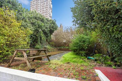 2 bedroom flat for sale, Clarence Square, Brighton, East Sussex, BN1