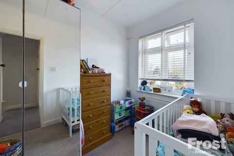 131 Fernside Avenue, Feltham, TW13 7BH