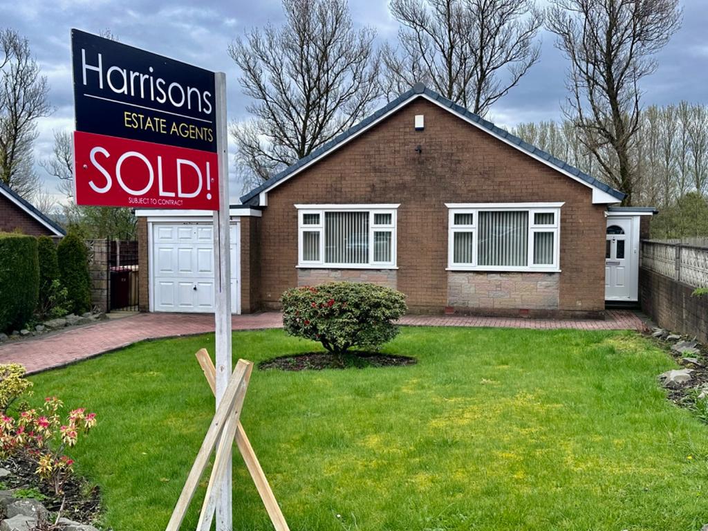 Armadale Road, Bolton, Lancashire, BL3 2 bed detached bungalow £300,000