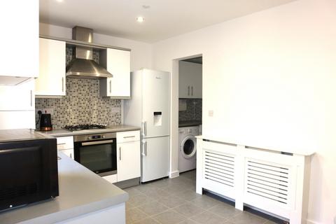 4 bedroom townhouse to rent, Columbia Place, Milton Keynes MK9