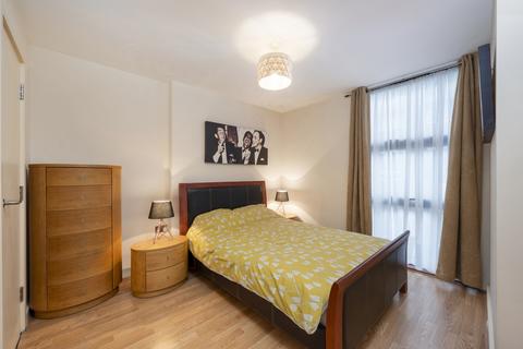 1 bedroom flat for sale, Byng Street, London