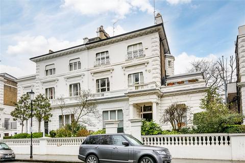 2 bedroom flat to rent, The Boltons, Chelsea, London