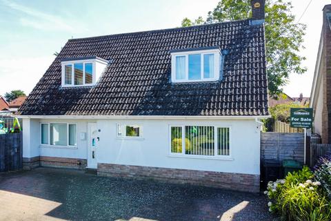 4 bedroom chalet for sale, Fox Grove, East Harling, Norwich, NR16 2PS