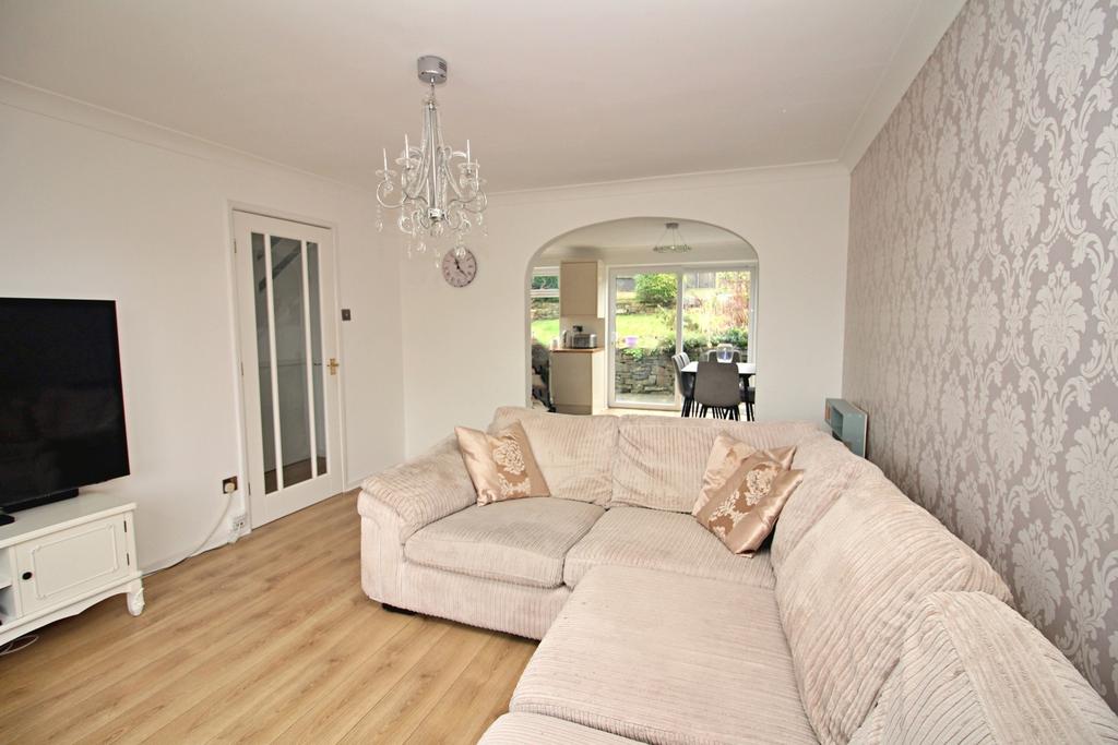 Lounge to Dining Area
