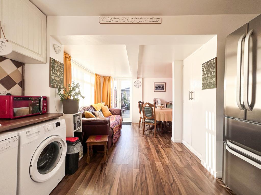 Kitchen / dining room