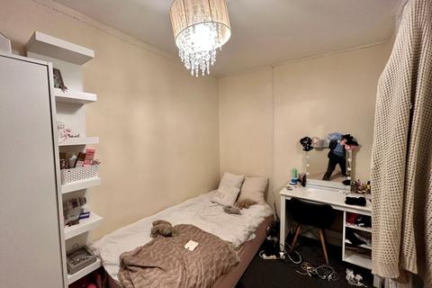 63 Tovil Close, London, SE20 8SZ
