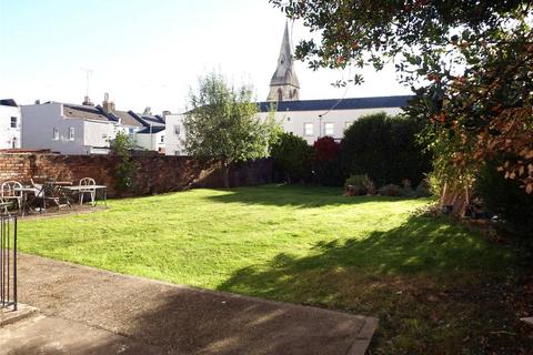 Flat 7, 104 Bath Road, Cheltenham, GL53 7JX