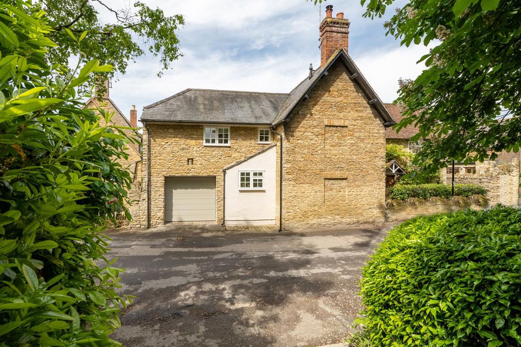 Jacks Lane, Bedford MK43 4 bed semidetached house £725,000