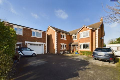 4 bedroom detached house for sale, Bennetts Lane, Blackpool, FY4