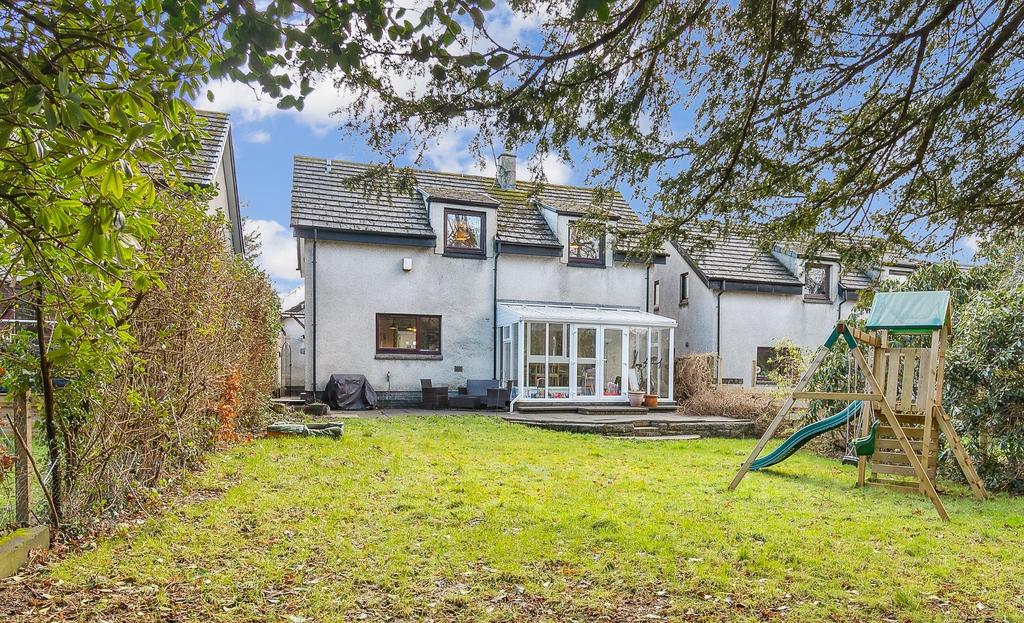 Dalmore Crescent, Helensburgh, Argyll and Bute, G84 8JP 4 bed detached